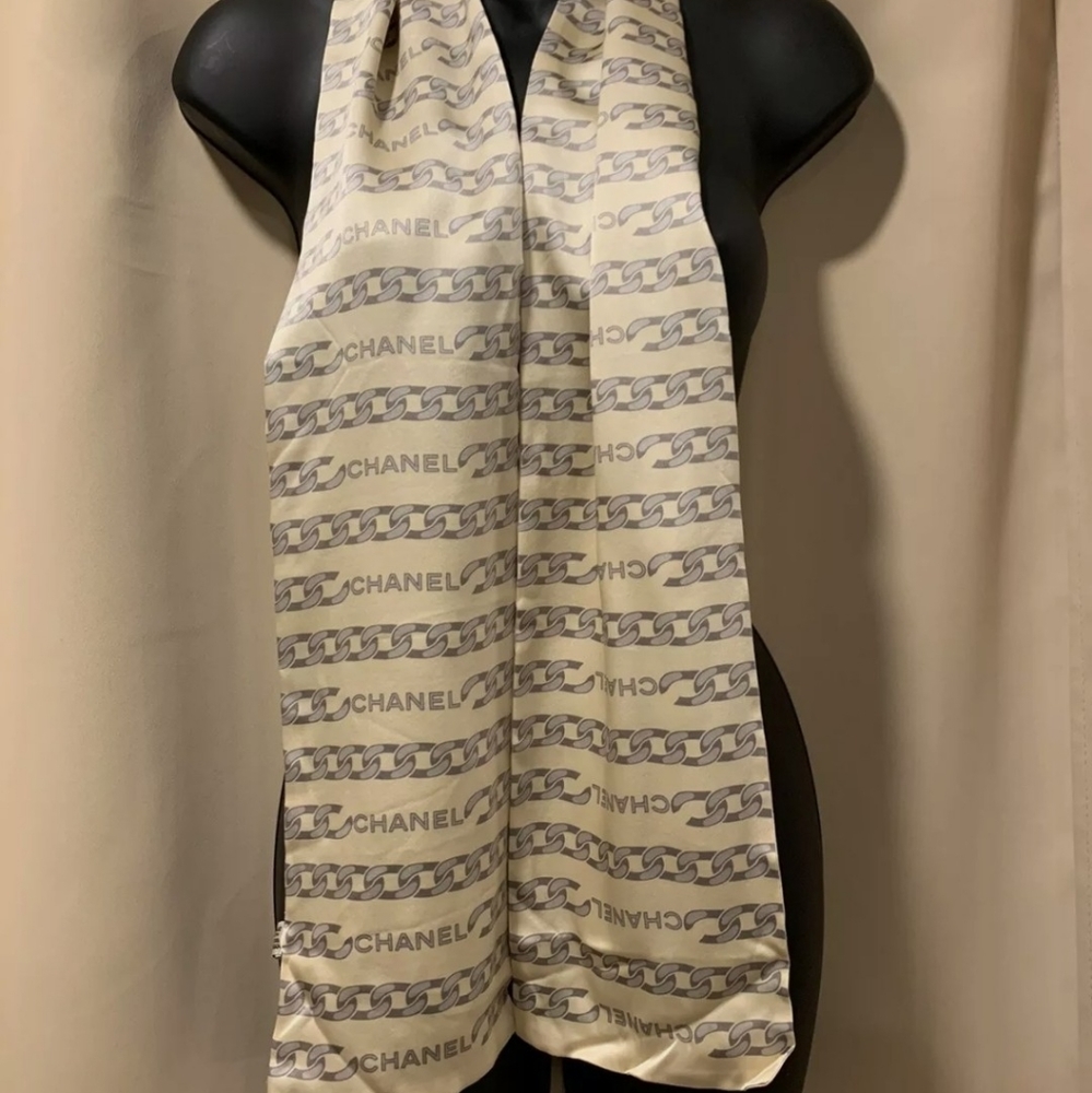 AUTHENTIC GOLD CHANEL VINTAGE SILK SCARF - Picture 7 of 8